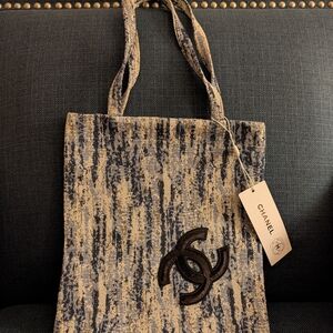 GWP/VIP CHANEL Textured Blue and Cream Tote